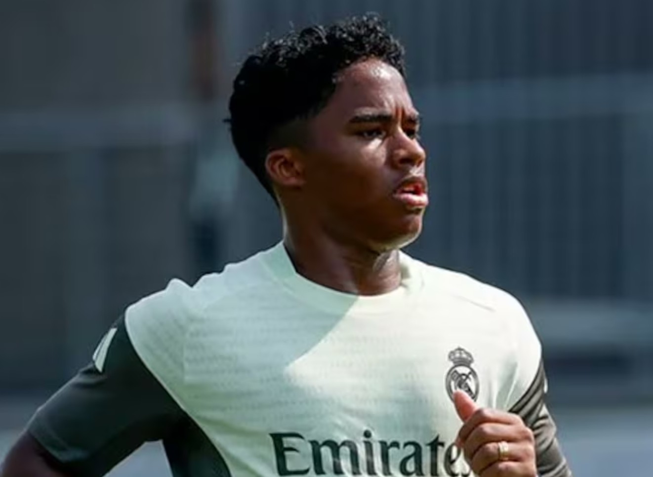 入一线队, 修斯和恩德, 管理方面的