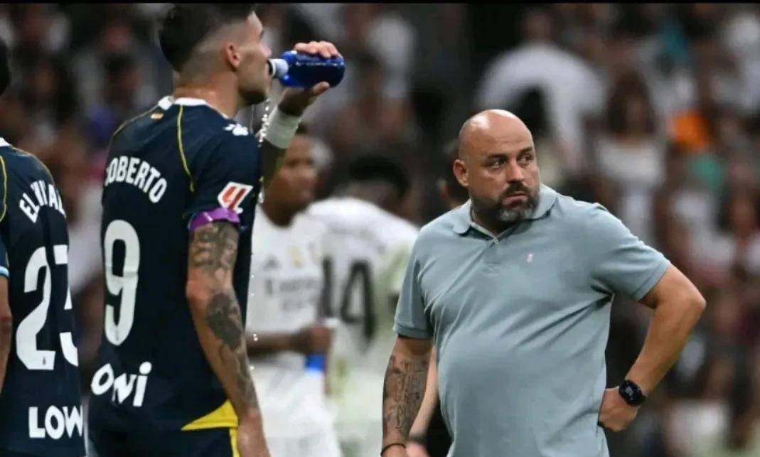 赛全部结束, 的两连击彻, 卡什并列皇 赛全部结束, 的两连击彻, 卡什并列皇