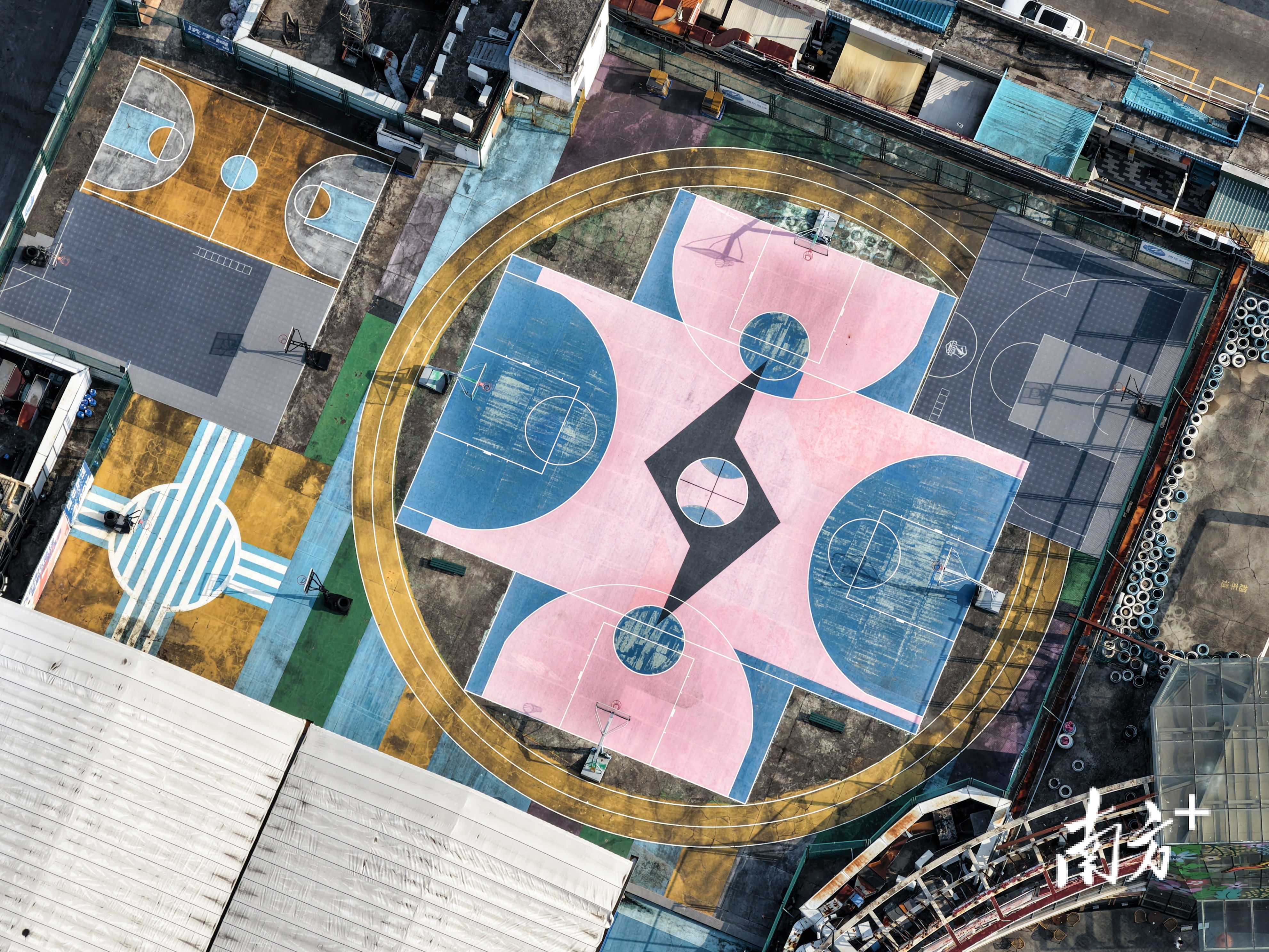 篮球场, 速穿梭 篮球场, 速穿梭